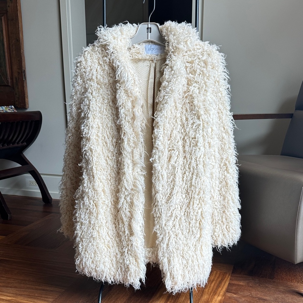 Lucy Paris Faux sheep’s wool coat. Light cream colour, size M. With Pockets!